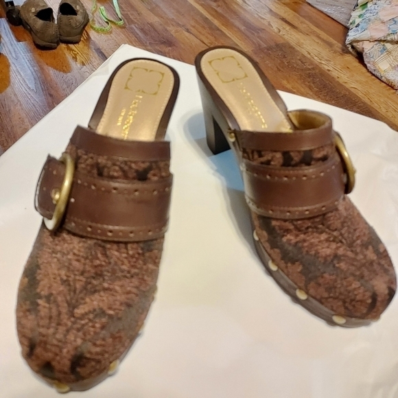 Liz Claiborne new york size 6 slide on, nwot , wooded heel studded - Picture 1 of 11